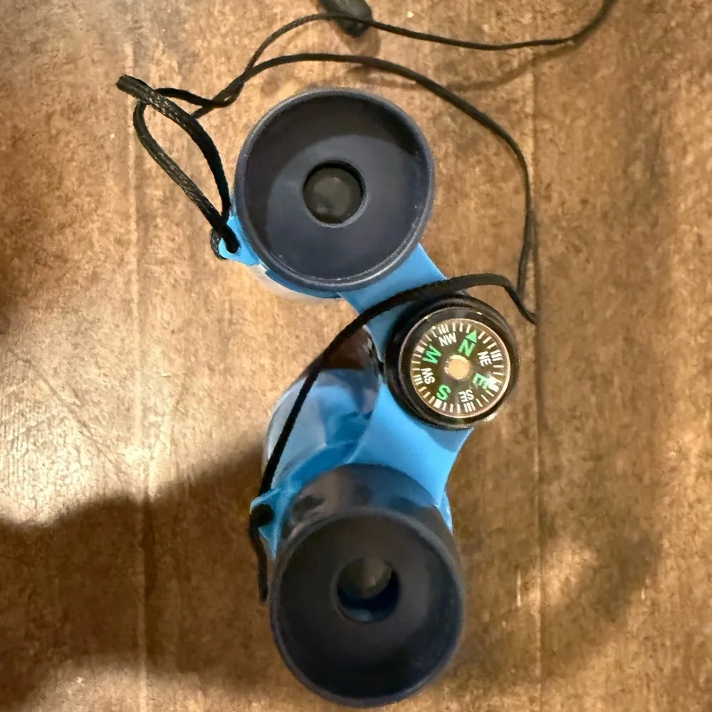 AMAZING GENTLY USED EDUCATIONAL INSIGHTS KID/ BINNOCULARS